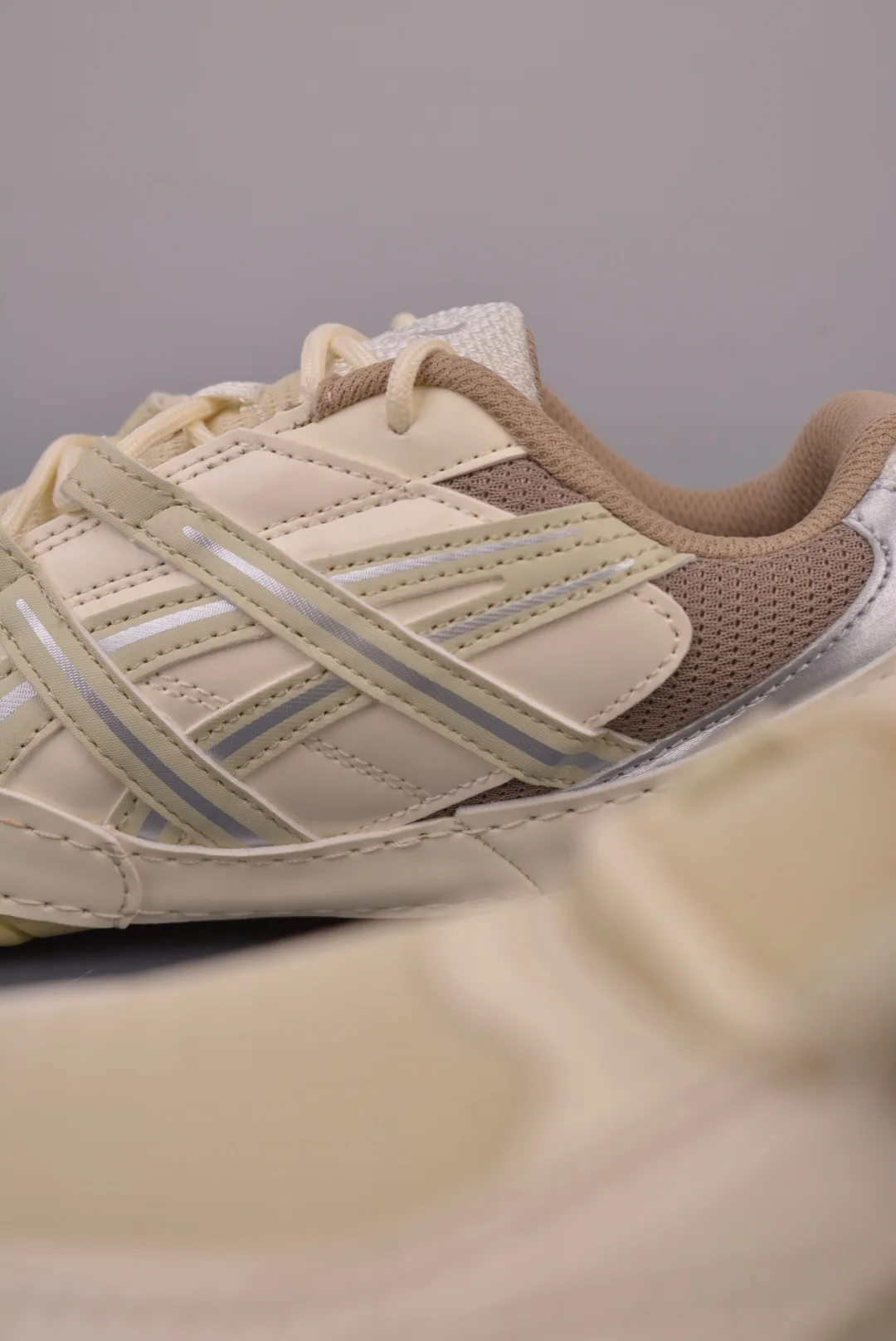Кроссовки Женские Asics 17182618