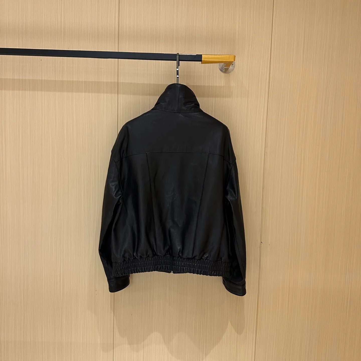 Кожаные Куртки И Дублёнки Женские Saint Laurent 11834547