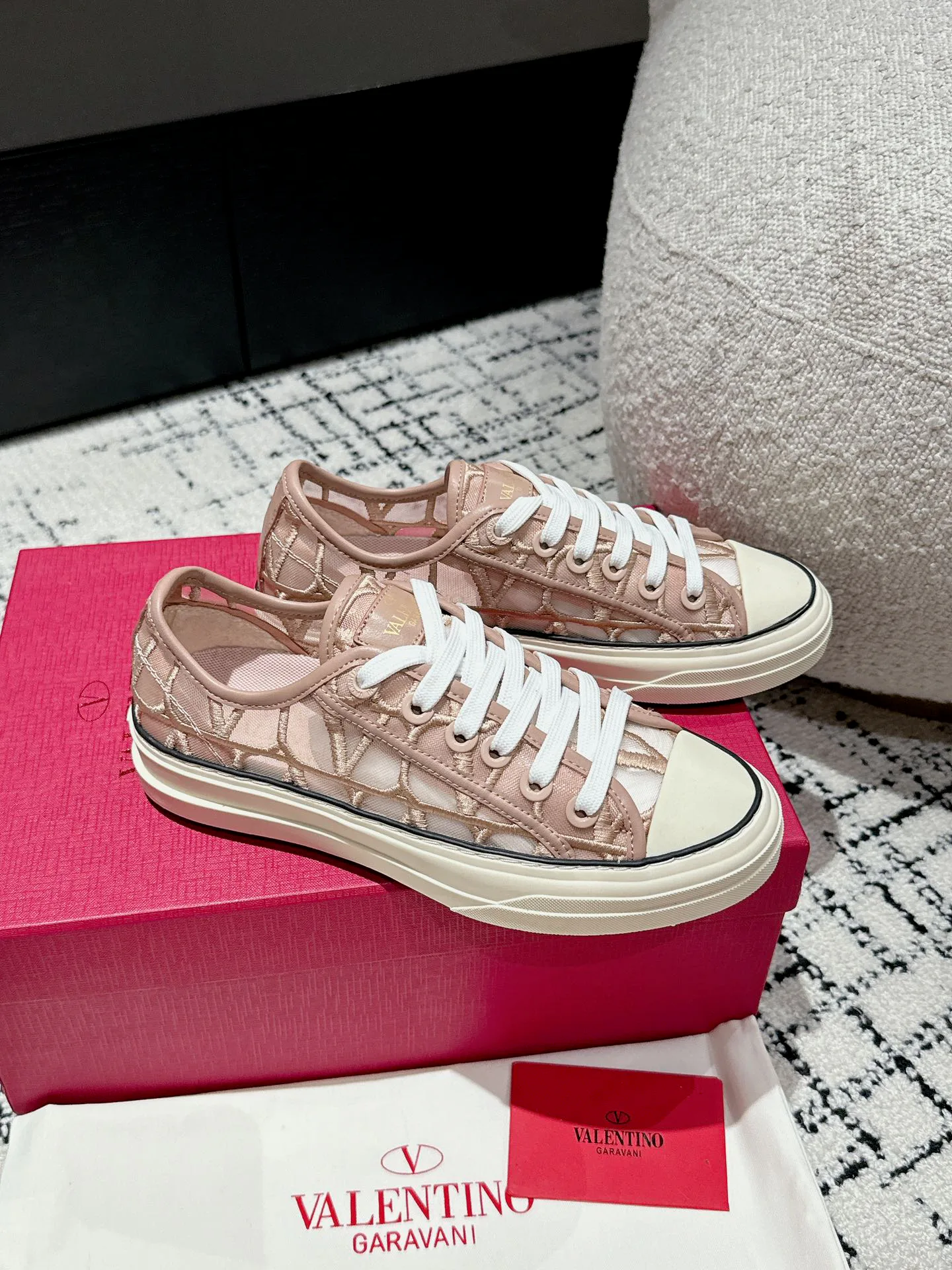 Кроссовки Женские Valentino 11621707