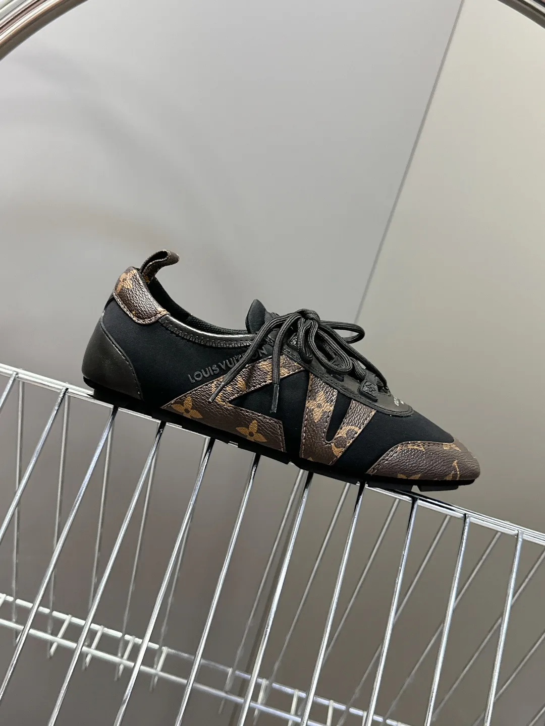 Кроссовки Женские Louis Vuitton 1480779