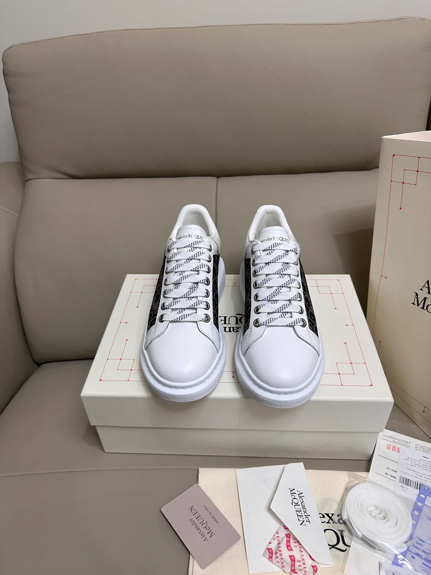 Кроссовки Женские Alexander Mcqueen 18616780