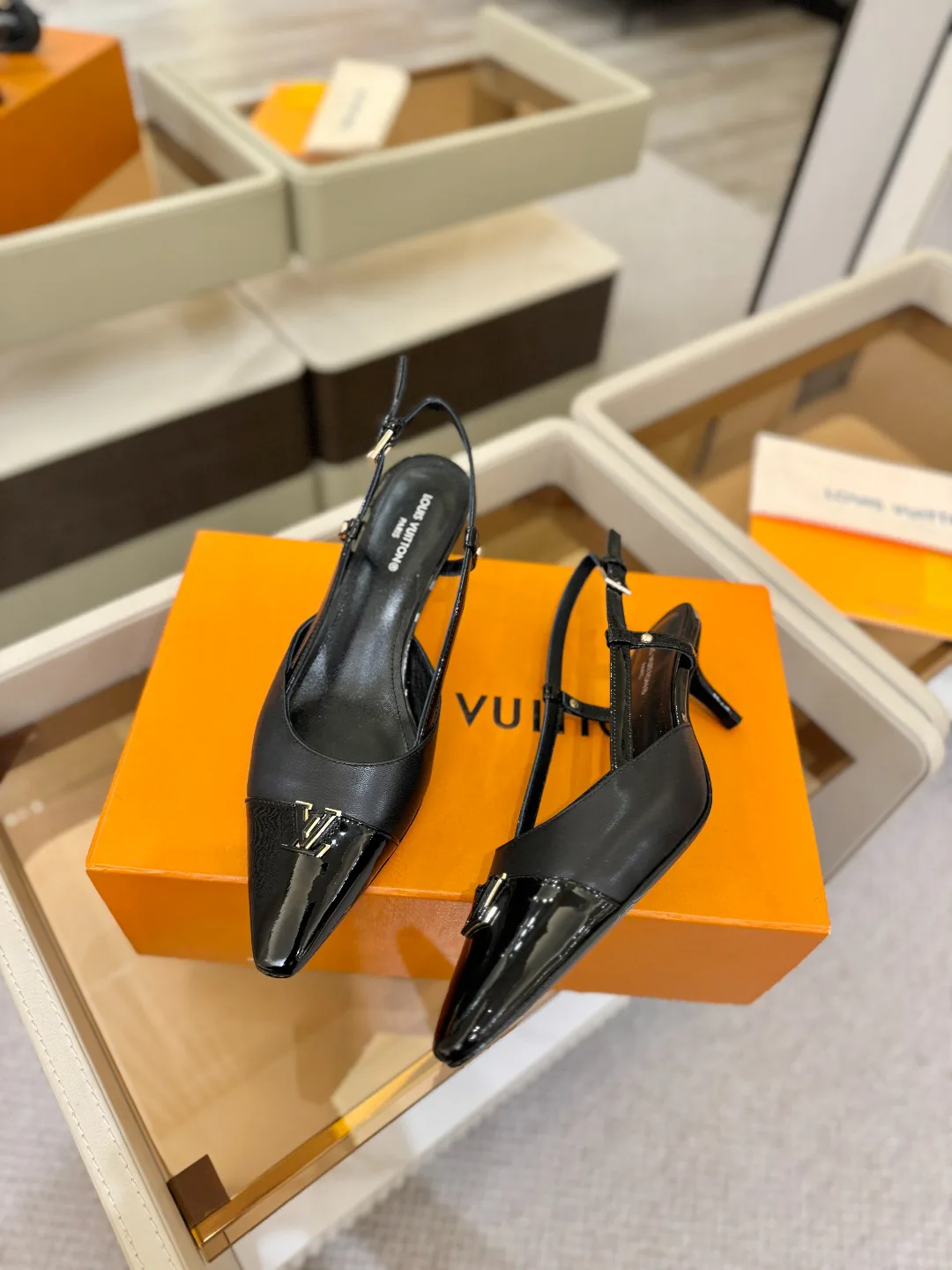 Босоножки Женские Louis Vuitton 10910157