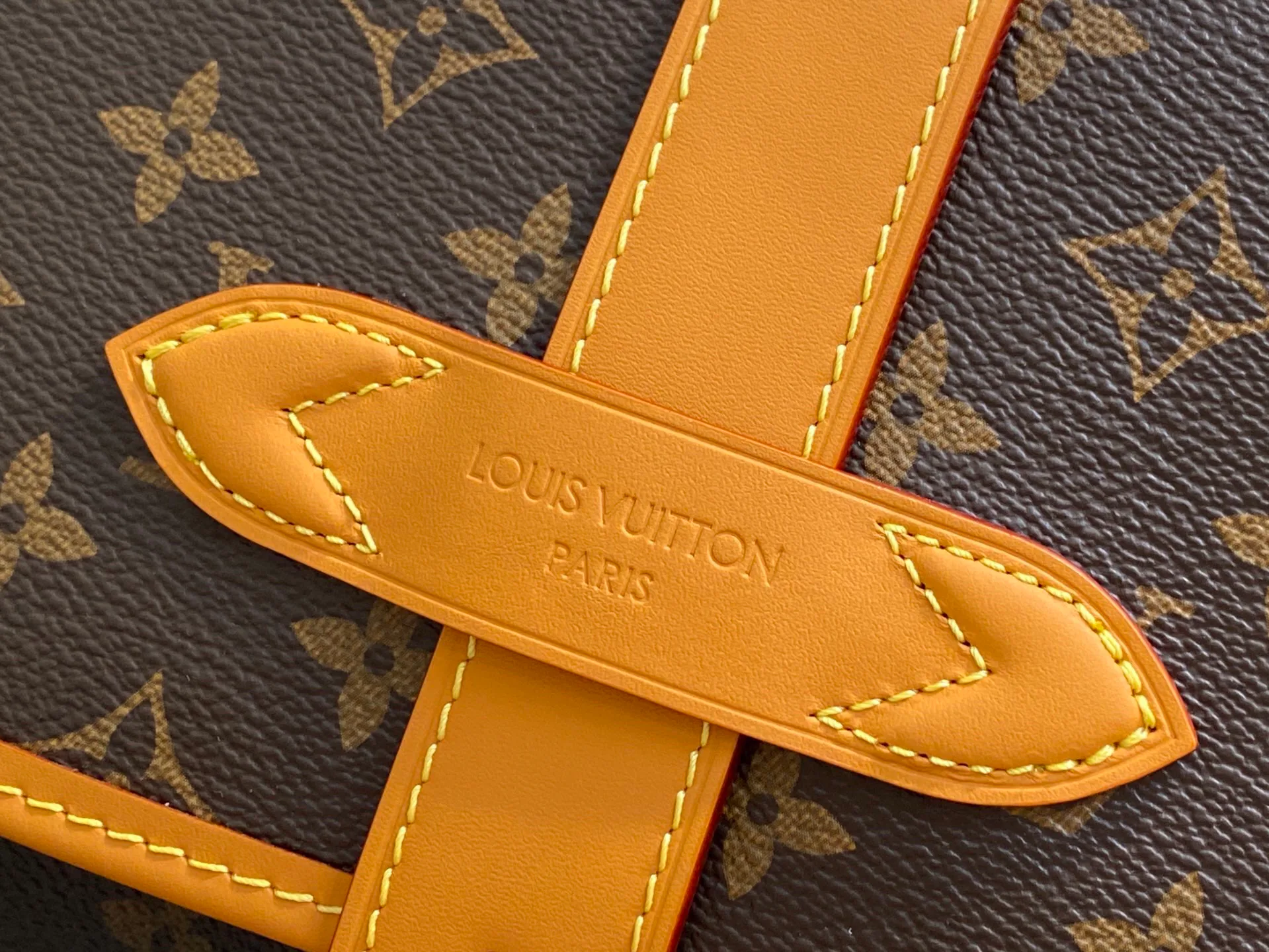Классические Сумки Женские Louis Vuitton 18240335
