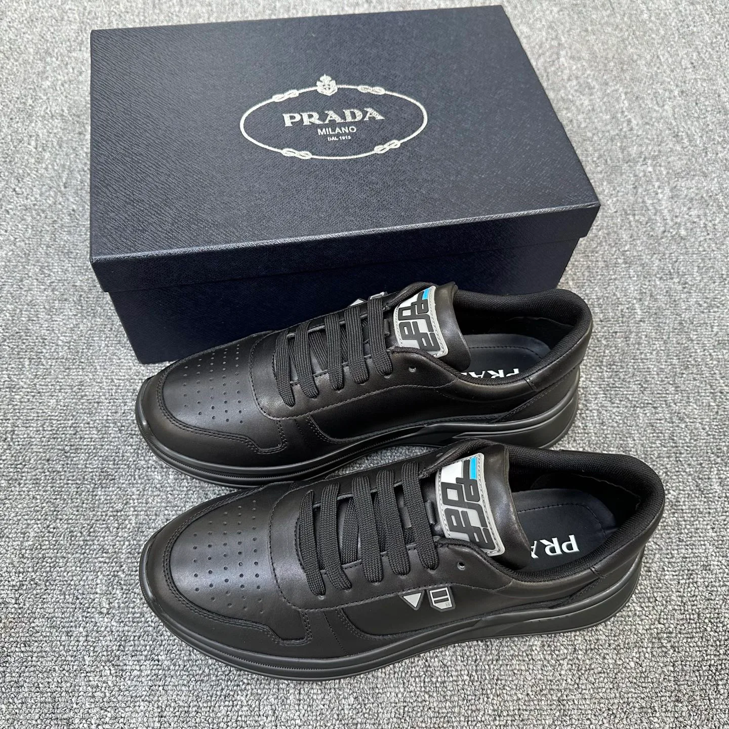 Кроссовки Мужские Prada 18076339