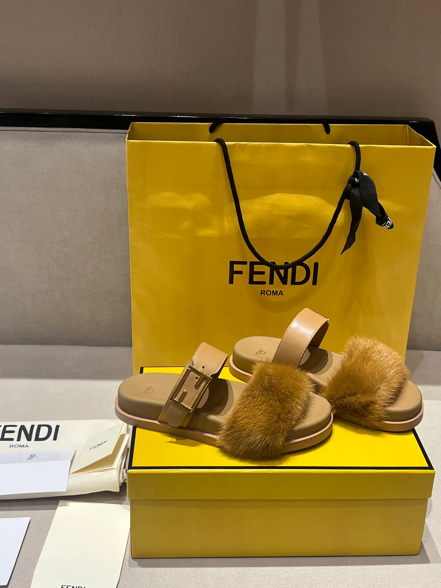 Сандалии Женские Fendi 11620520