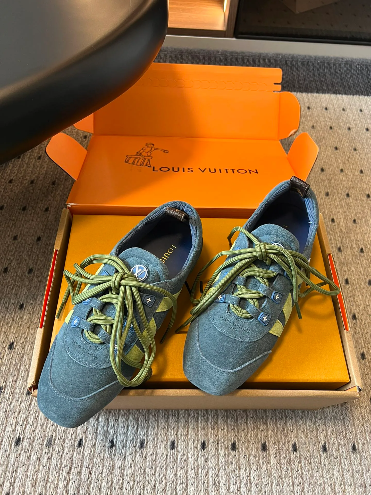 Кроссовки Женские Louis Vuitton 51425