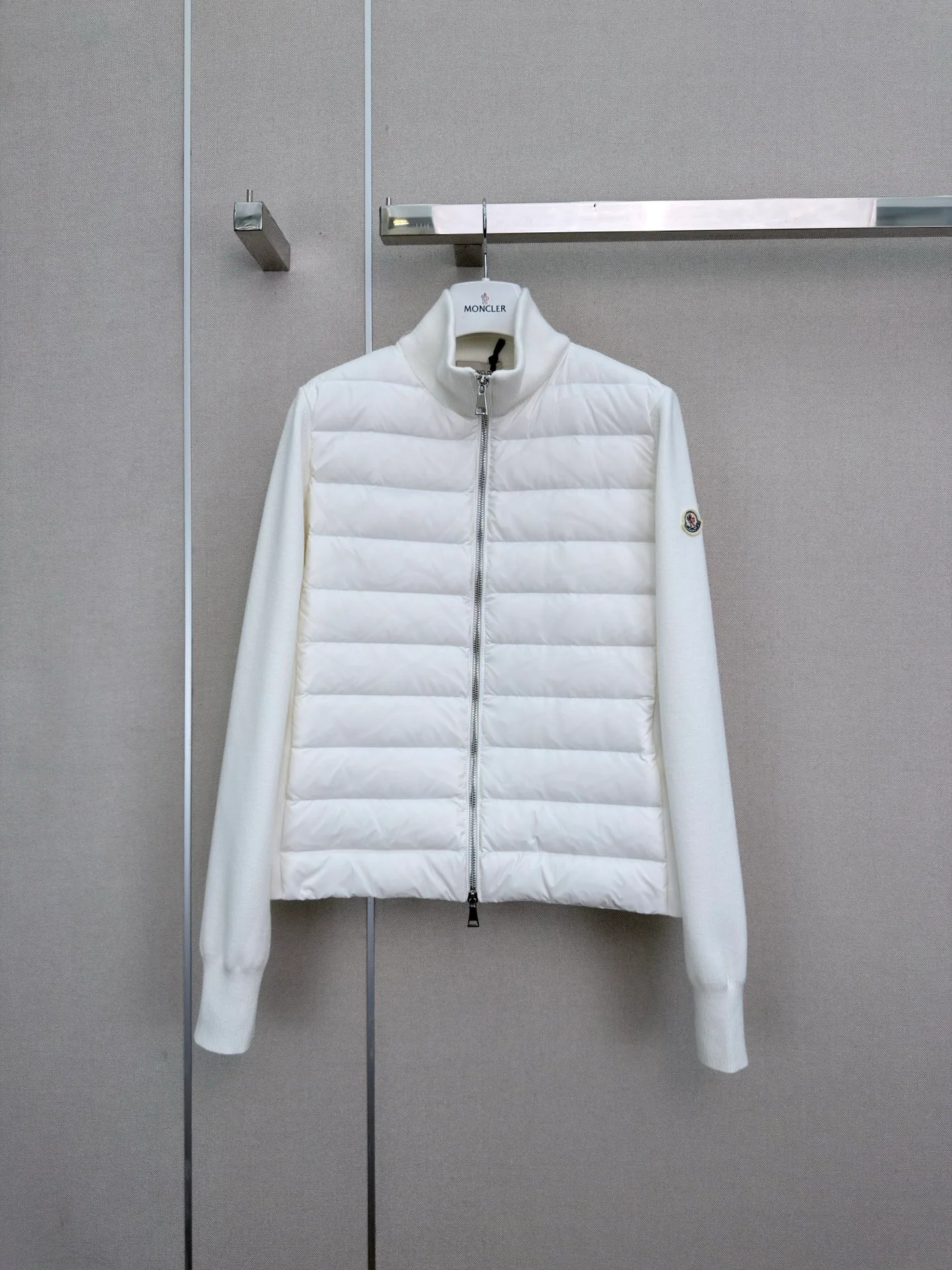 Куртки И Пуховики Женские Moncler 19247523