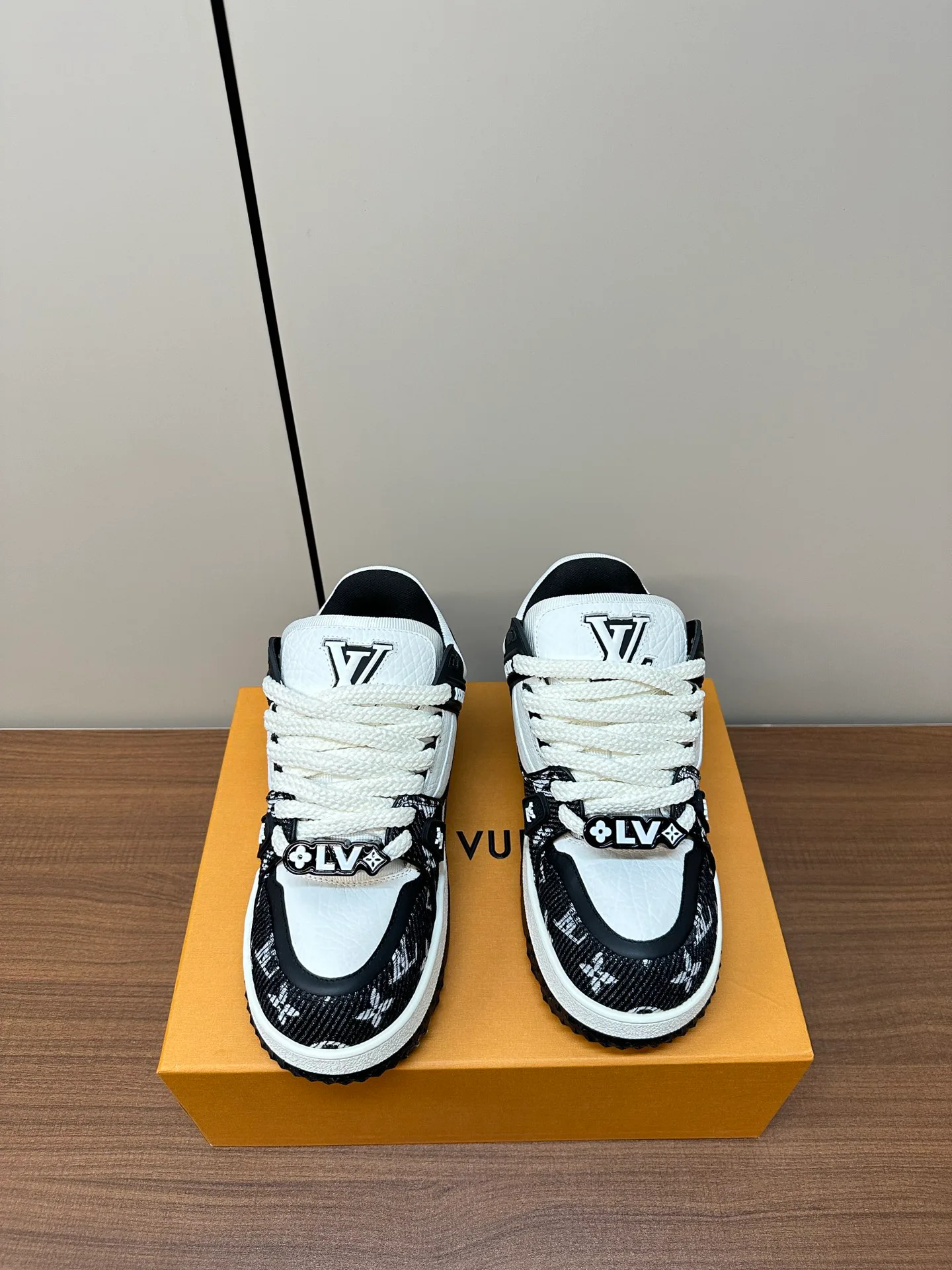 Кроссовки Мужские Louis Vuitton 36045