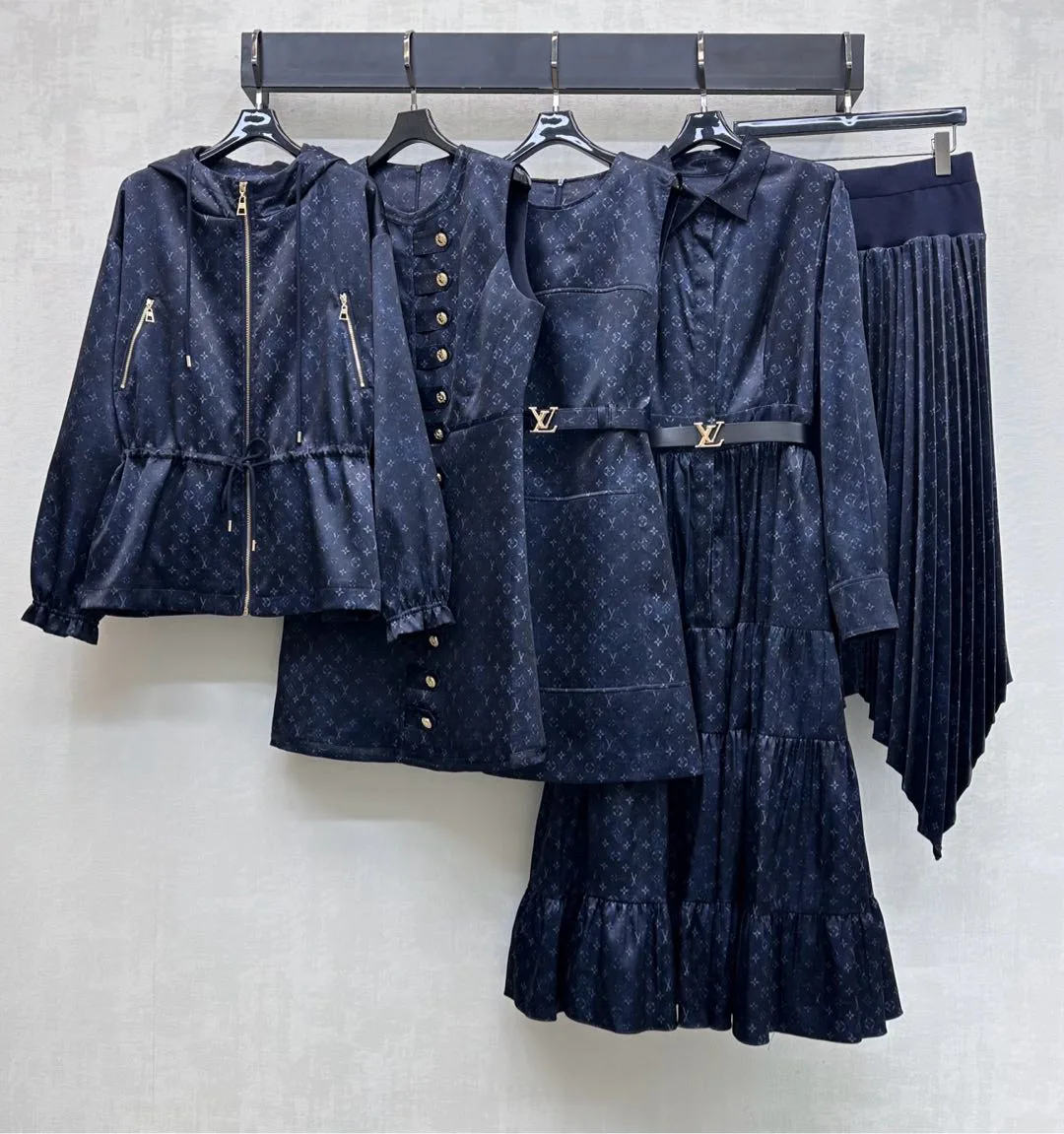 Куртки И Пуховики Женские Louis Vuitton 1692815