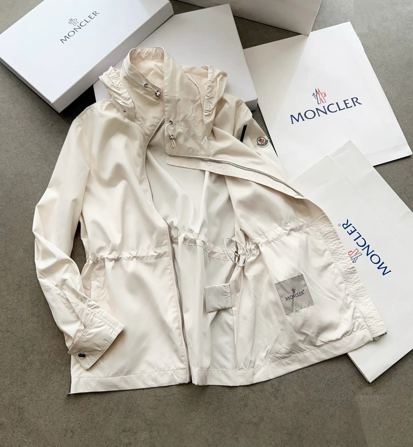 Куртки И Пуховики Женские Moncler 19231384