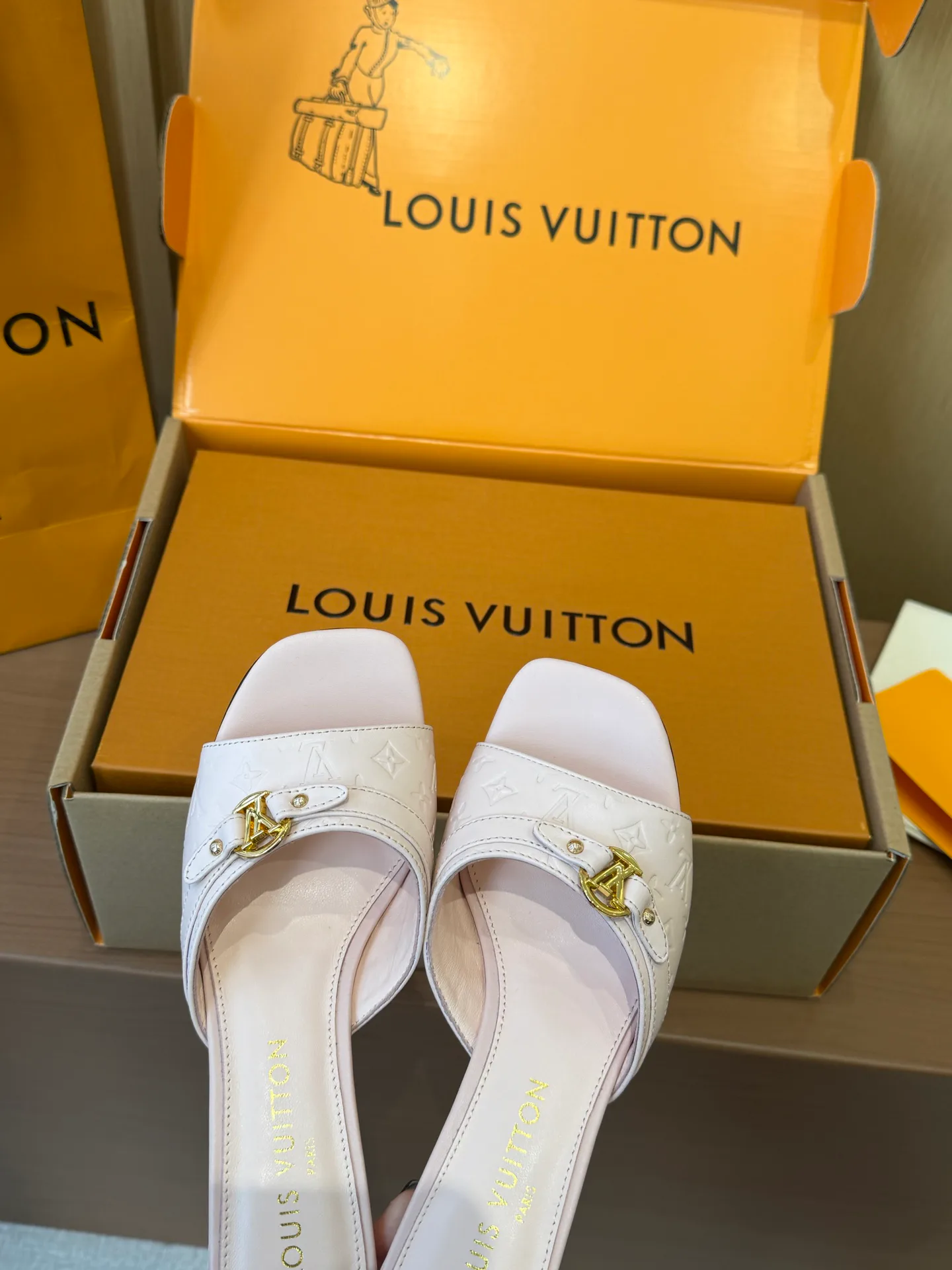 Босоножки Женские Louis Vuitton 796116