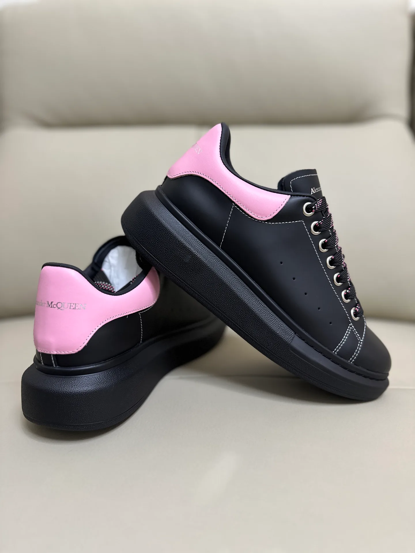 Кроссовки Женские Alexander Mcqueen 18616720