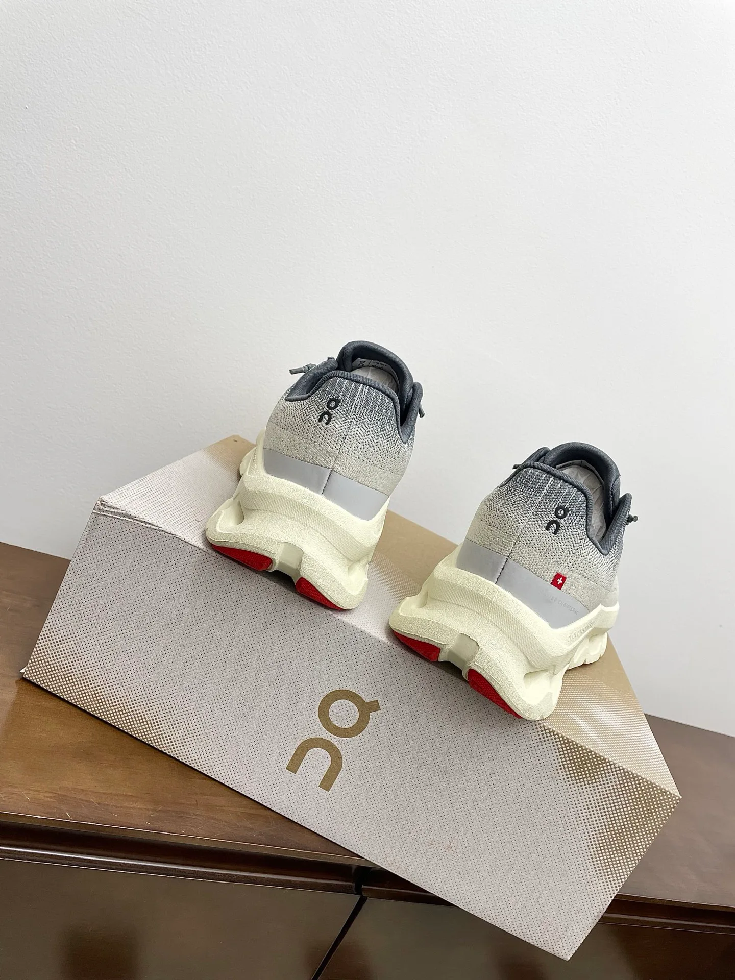Кроссовки Женские Loewe 3609275