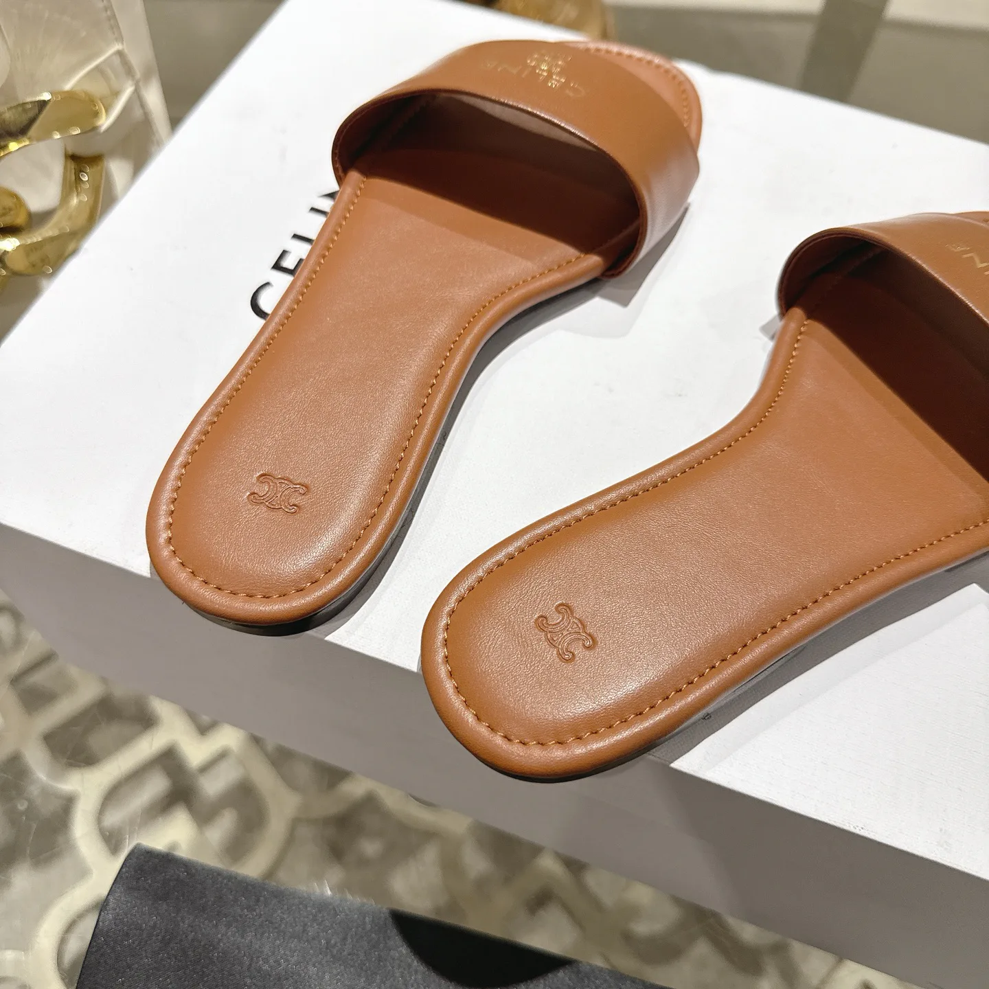 Шлепанцы Женские Celine 2375713