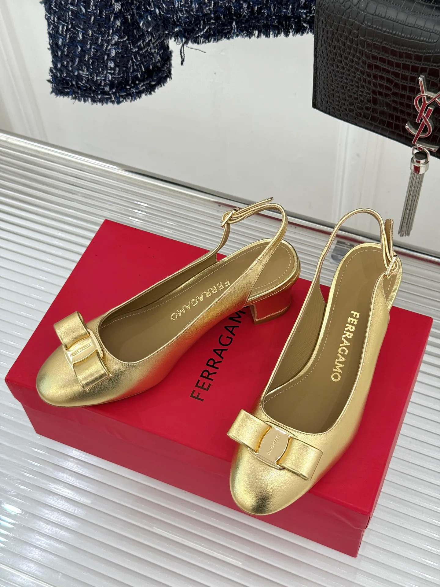 Туфли Женские Salvatore Ferragamo 13454964