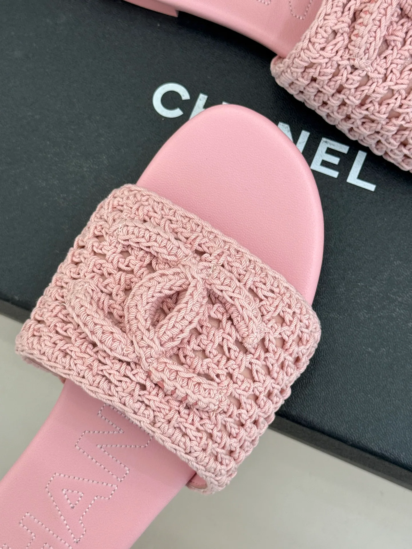 Шлепанцы Женские Chanel 11485810