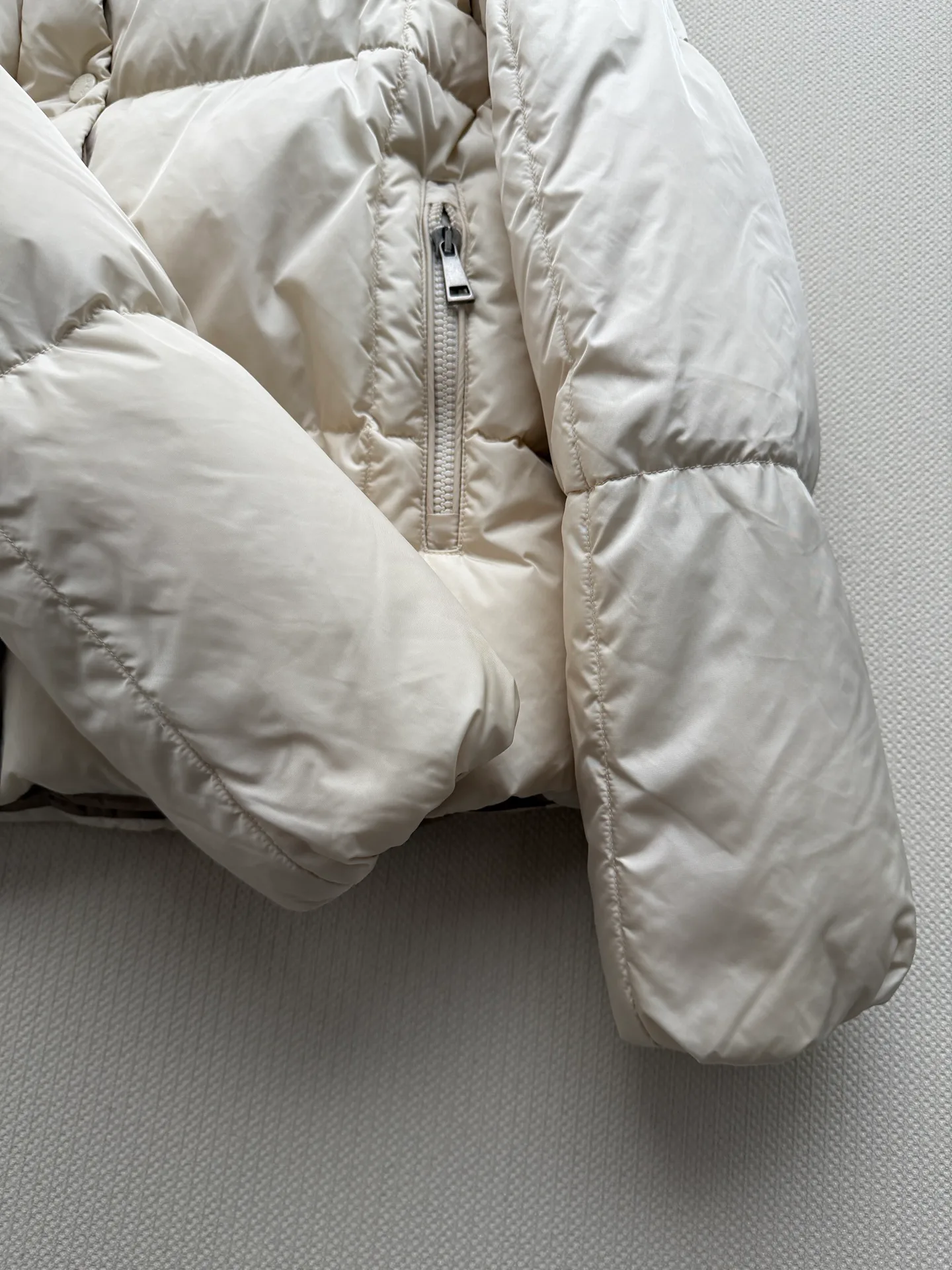Куртки И Пуховики Женские Moncler 20093085