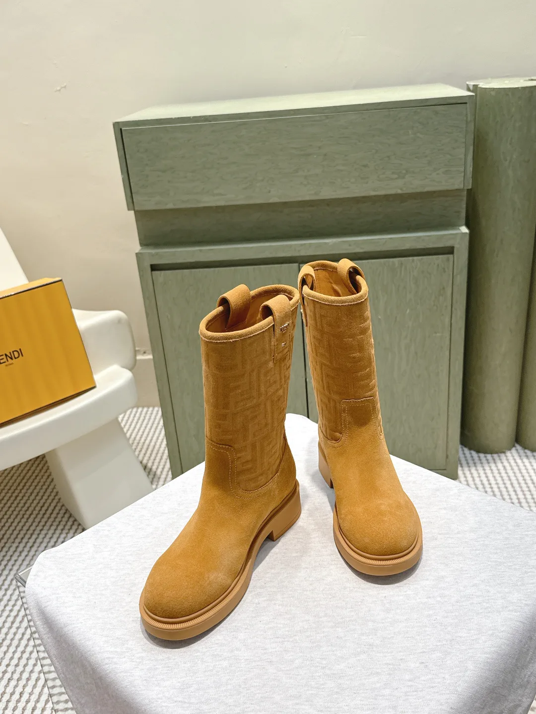 Сапоги Женские Fendi 18370160