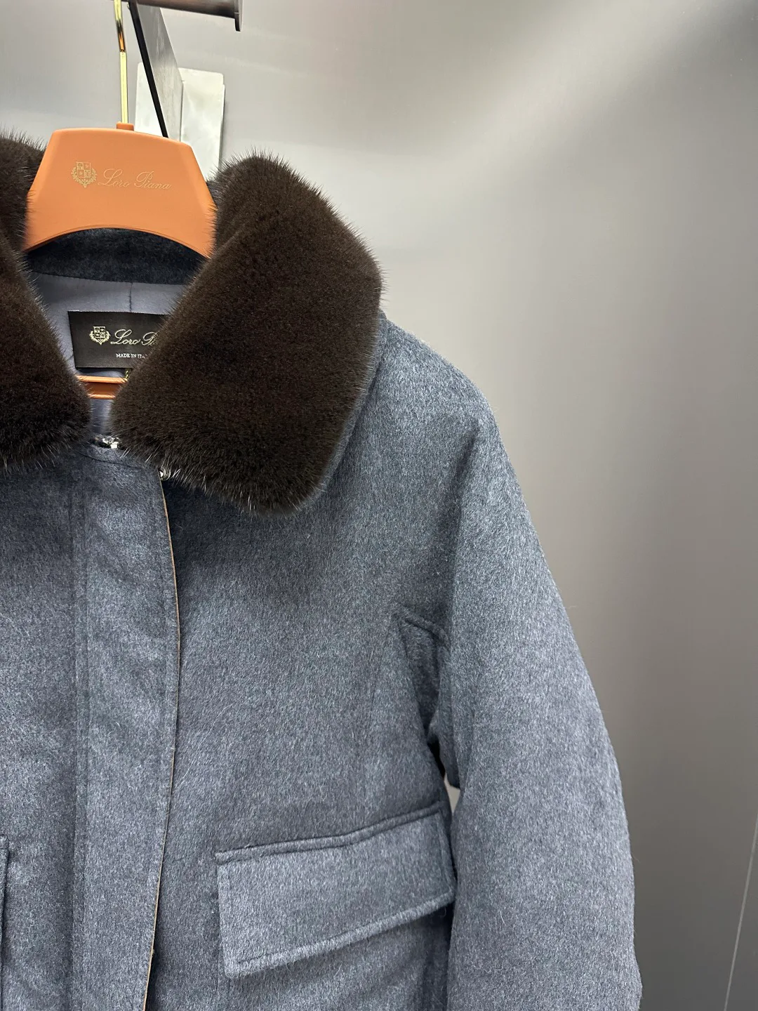 Куртки И Пуховики Женские Loro Piana 18702458