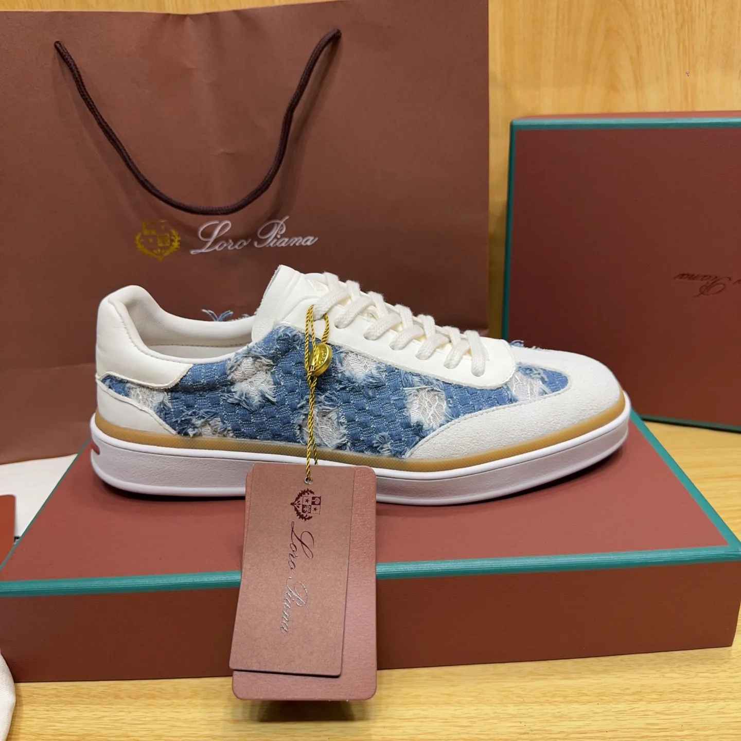 Кроссовки Женские Loro Piana 18263654