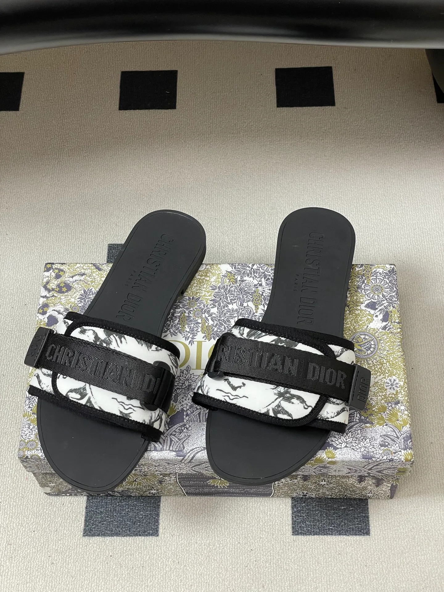 Шлепанцы Женские Christian Dior 1677130