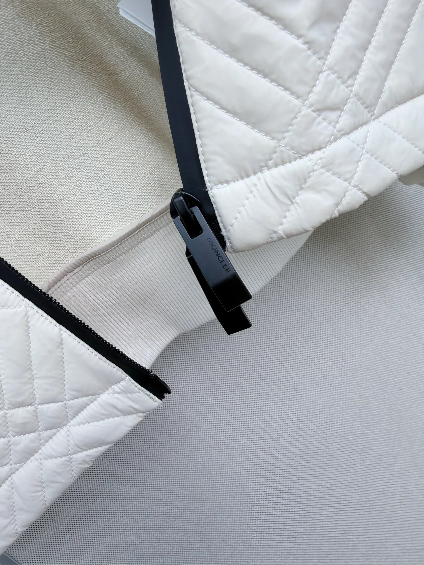 Куртки И Пуховики Женские Moncler 18506404
