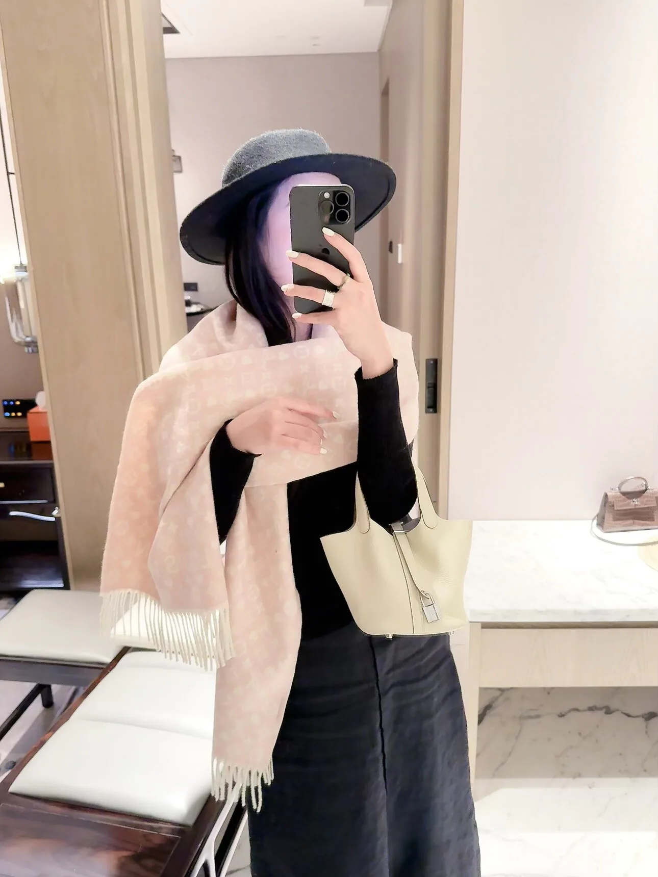 Шарфы Louis Vuitton 18450153