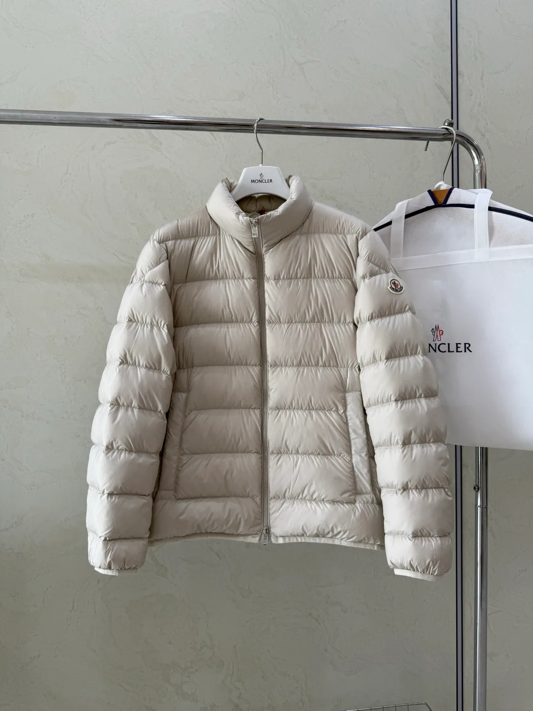 Куртки И Пуховики Женские Moncler 18376102
