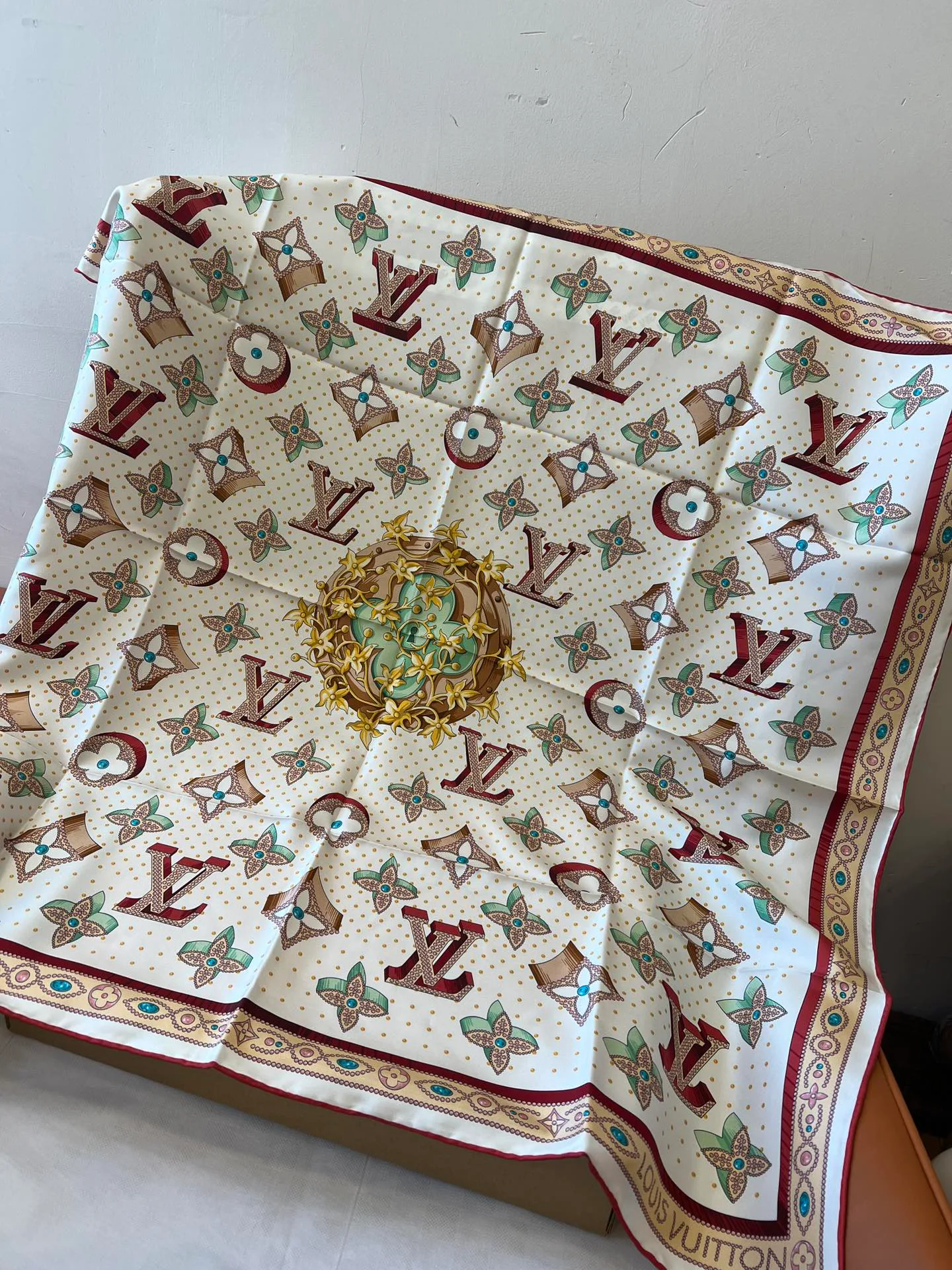 Шарфы Louis Vuitton 12037