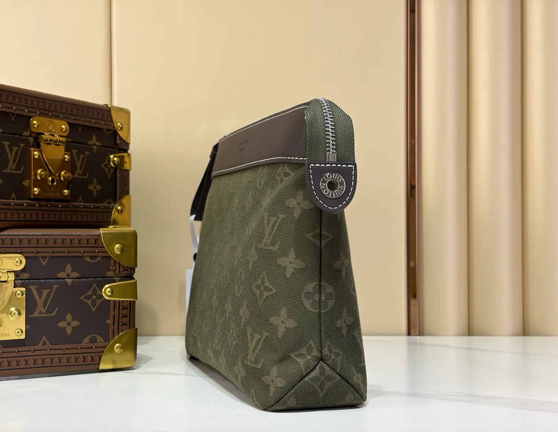 Клатчи Женские Louis Vuitton 18955835