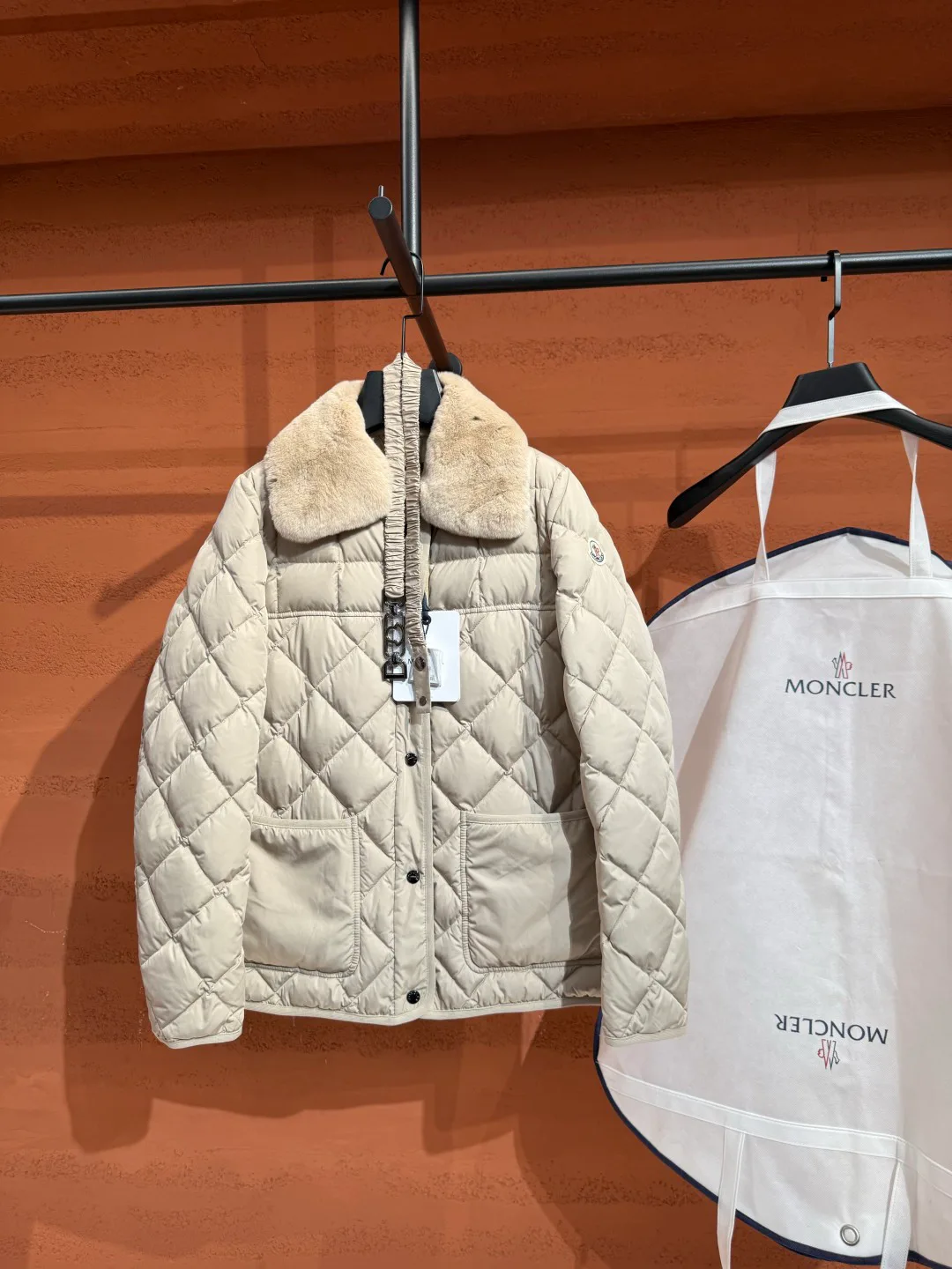Куртки И Пуховики Женские Moncler 18387756