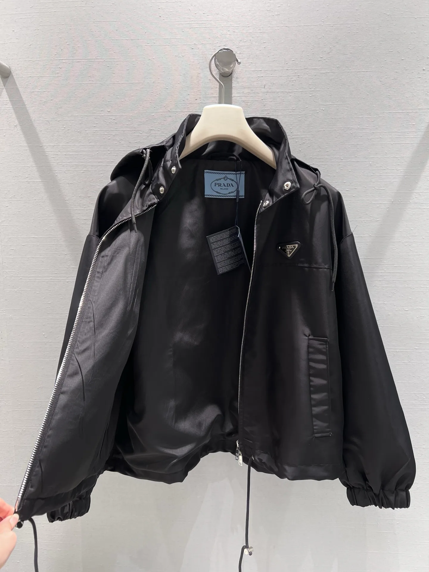 Куртки И Пуховики Женские Prada 680882