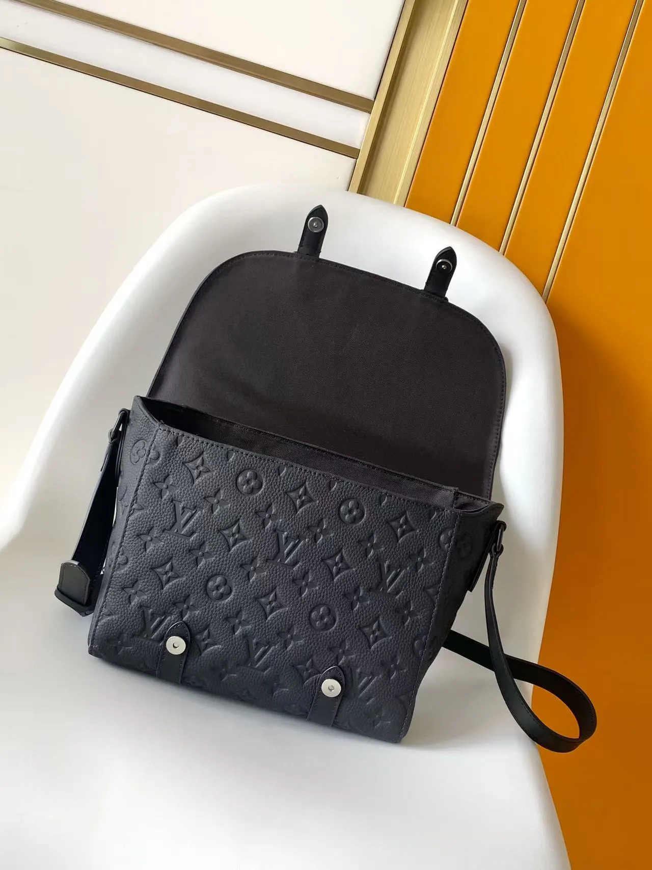 Сумки На Ремне Женские Louis Vuitton 11872279