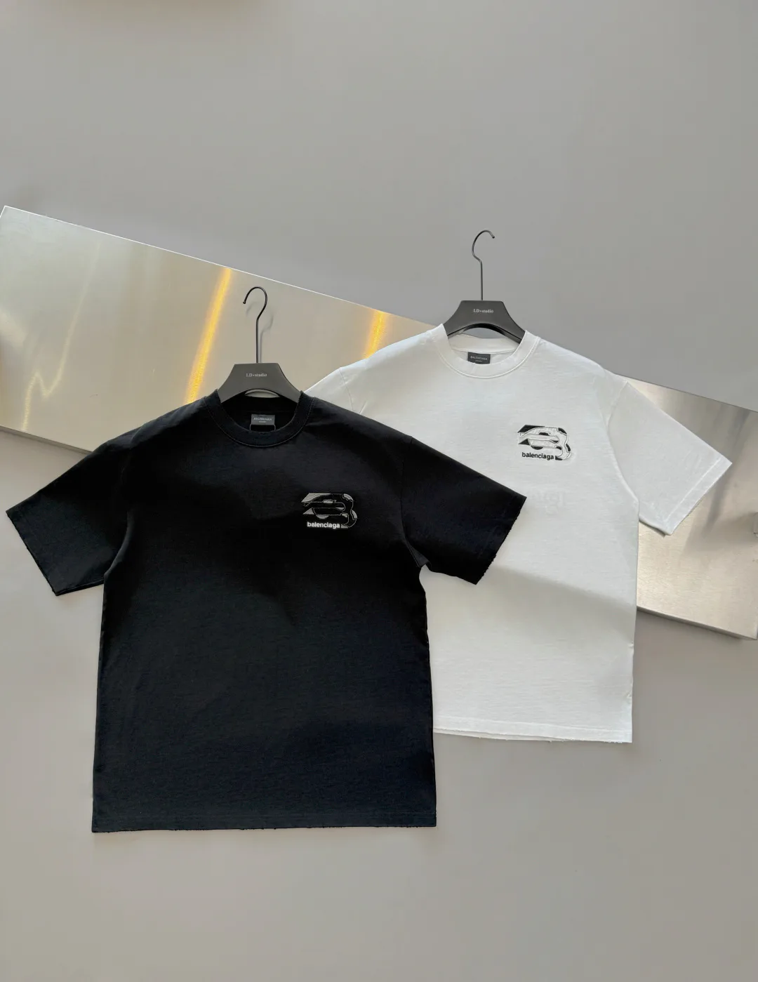 Футболки Женские Balenciaga 11484471