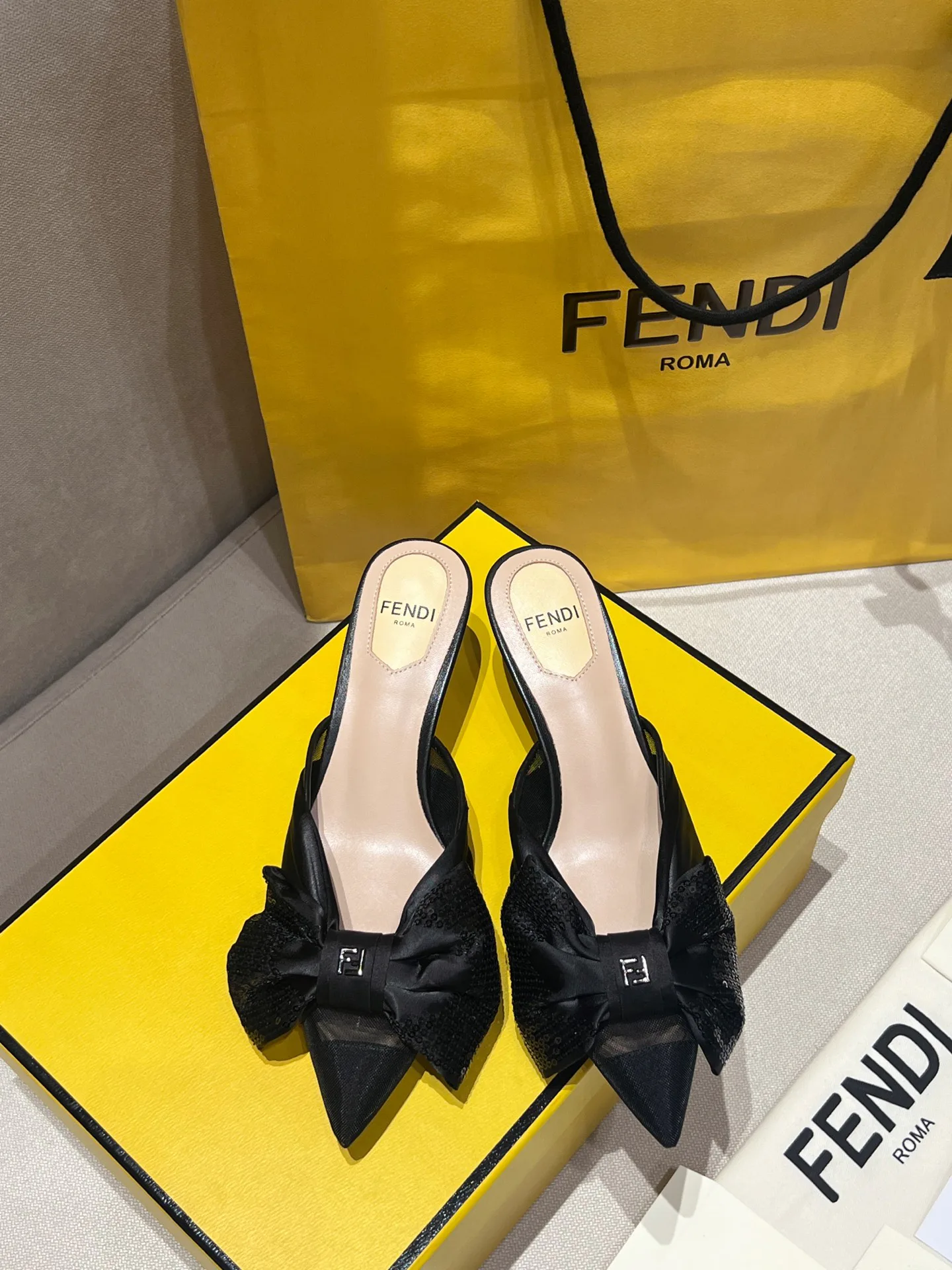 Босоножки Женские Fendi 11699646