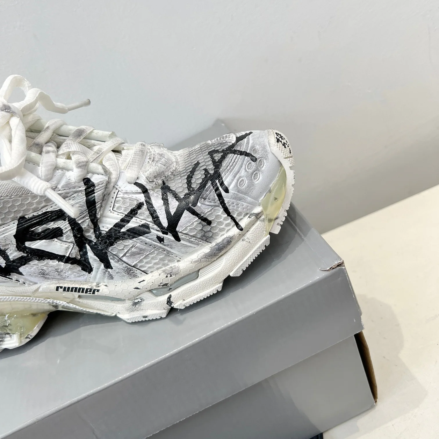 Кроссовки Женские Balenciaga 11186134