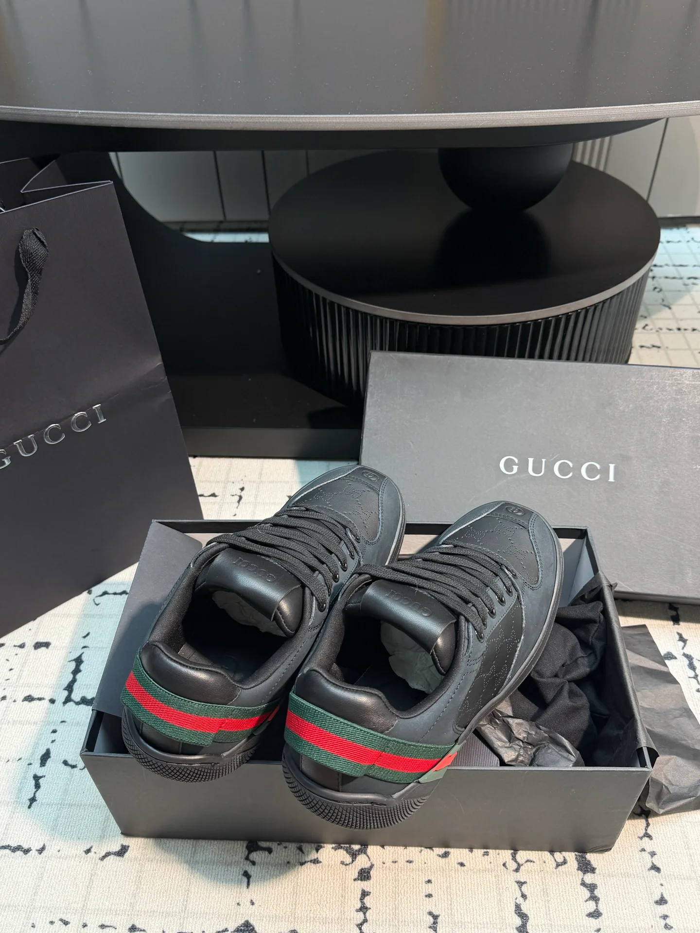 Кроссовки Женские Gucci 19411170