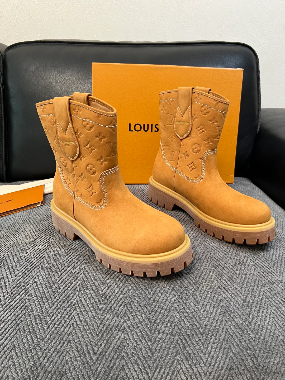 Ботинки Мужские Louis Vuitton 18417477