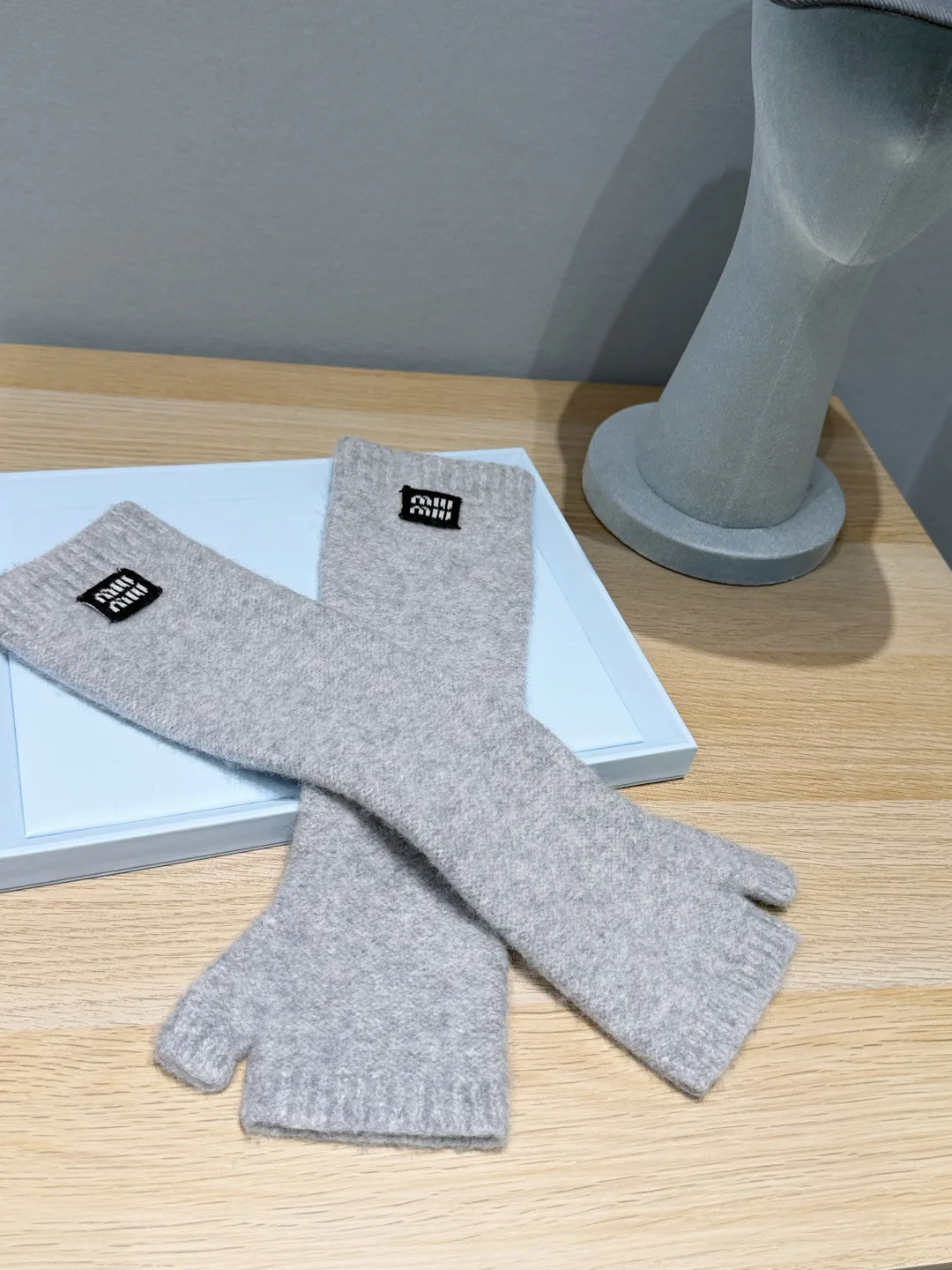 Перчатки Miu Miu 869557