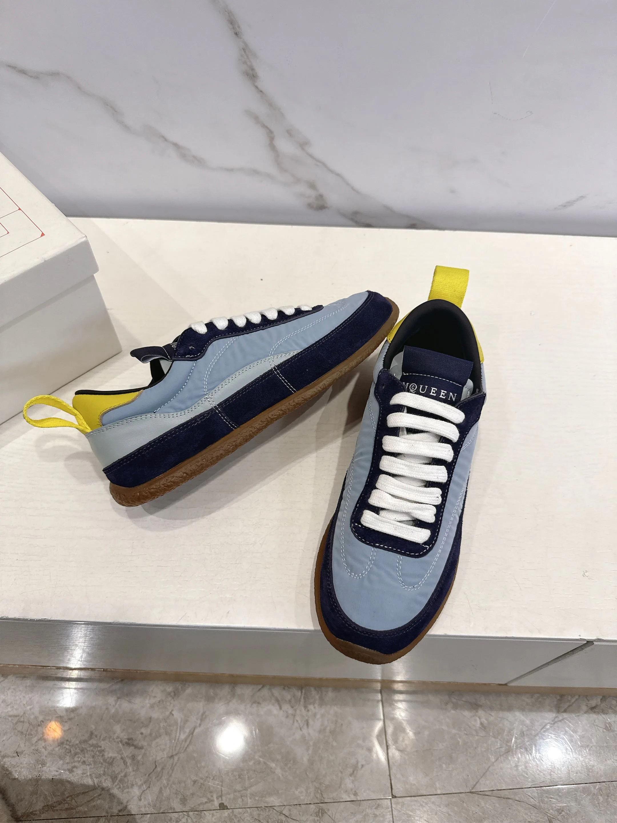 Кроссовки Женские Alexander Mcqueen 841758