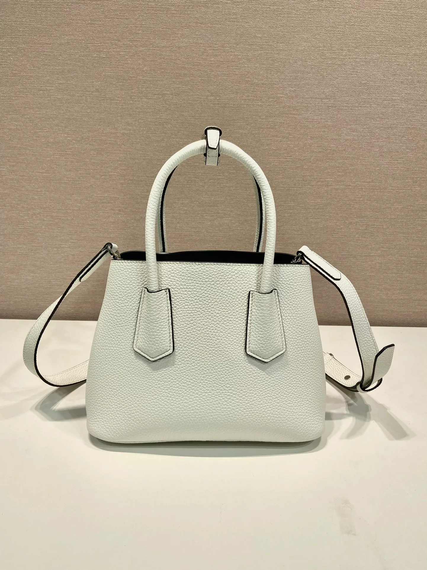 Классические Сумки Женские Prada 11449108