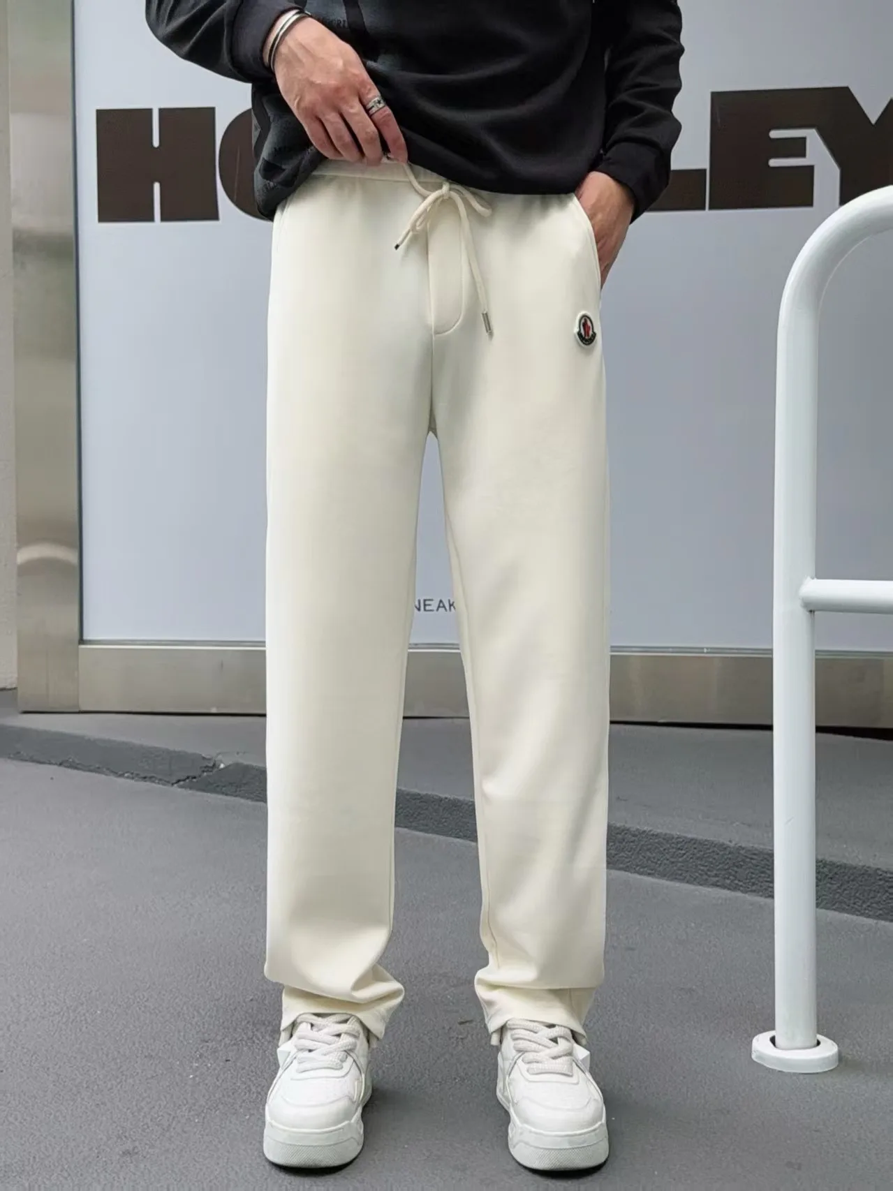 Брюки Женские Moncler 18178327