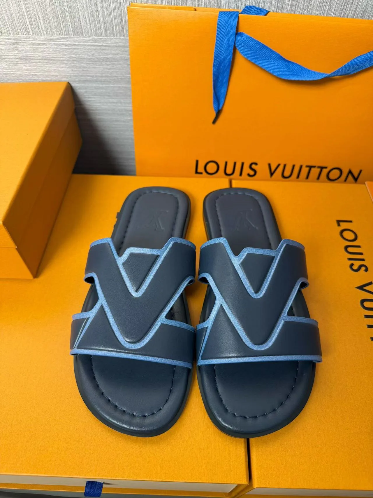 Шлепанцы Женские Louis Vuitton 1845028