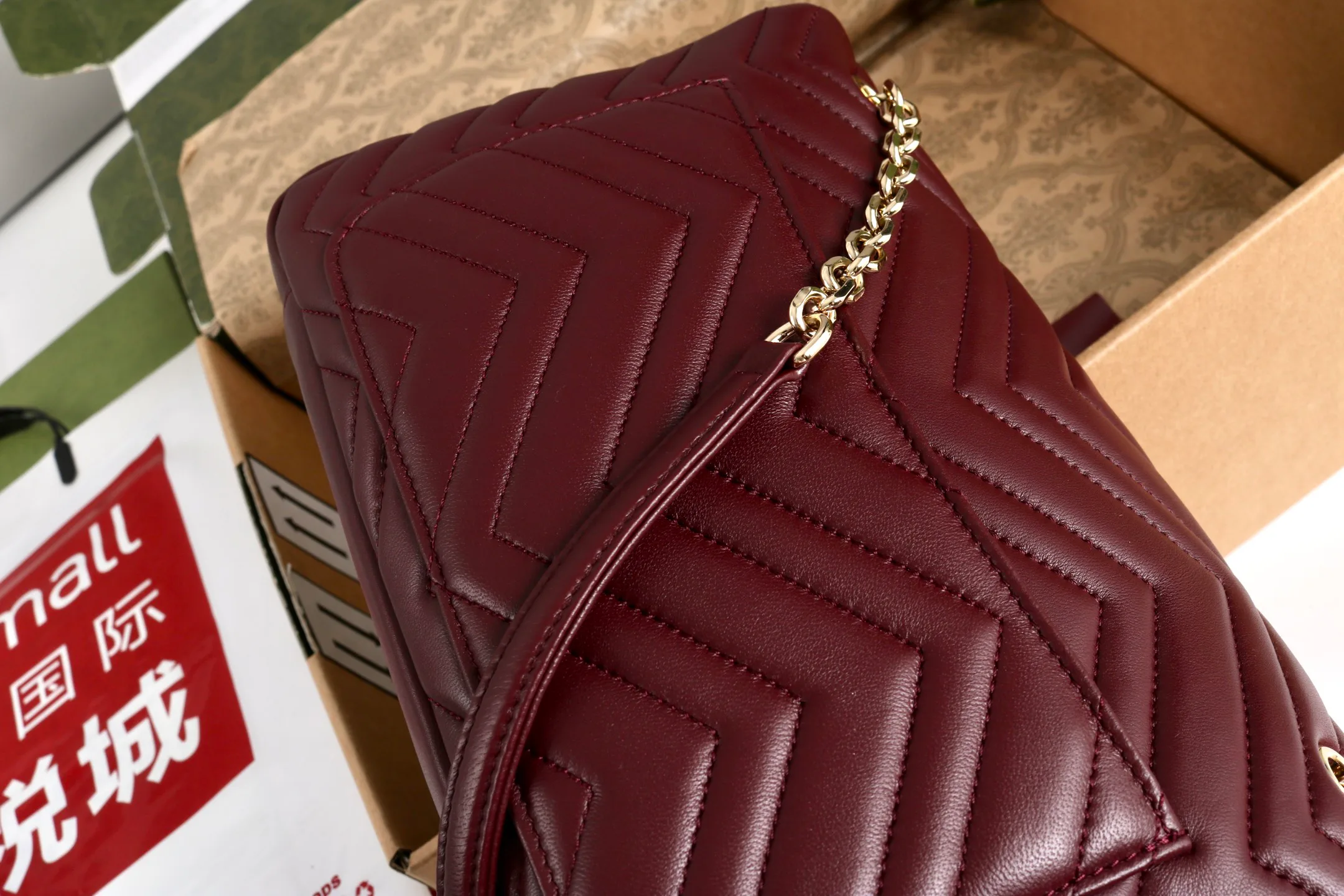 Классические Сумки Женские Gucci 18223238
