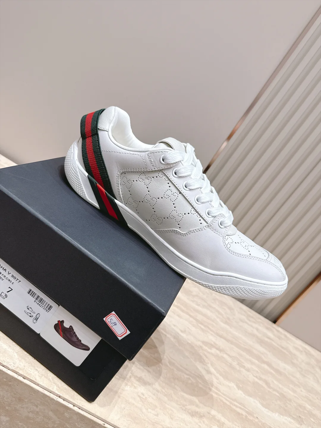 Кроссовки Женские Gucci 18636821