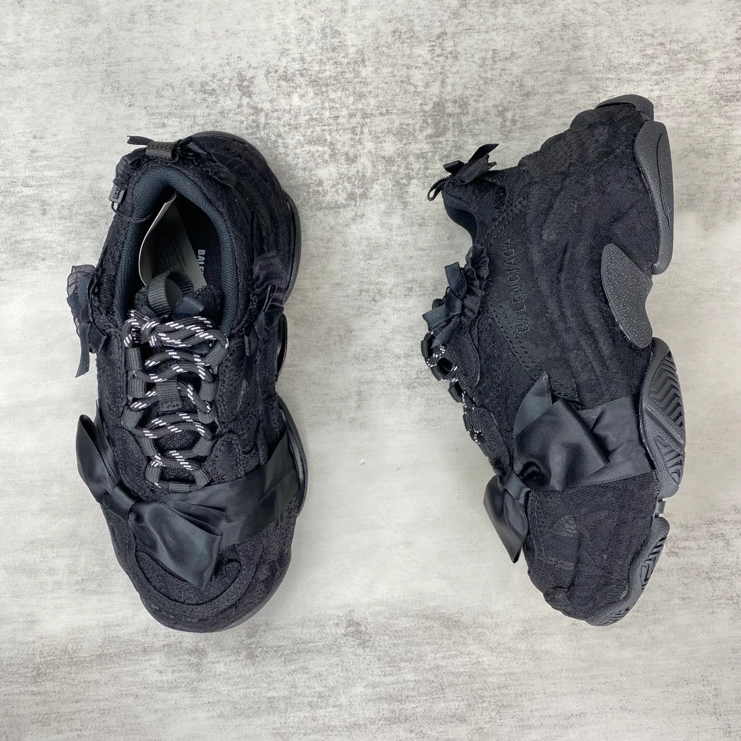 Кроссовки Женские Balenciaga 18686630
