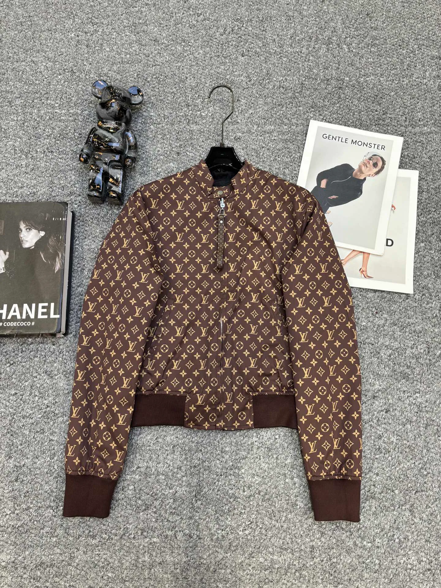 Куртки И Пуховики Женские Louis Vuitton 17953674
