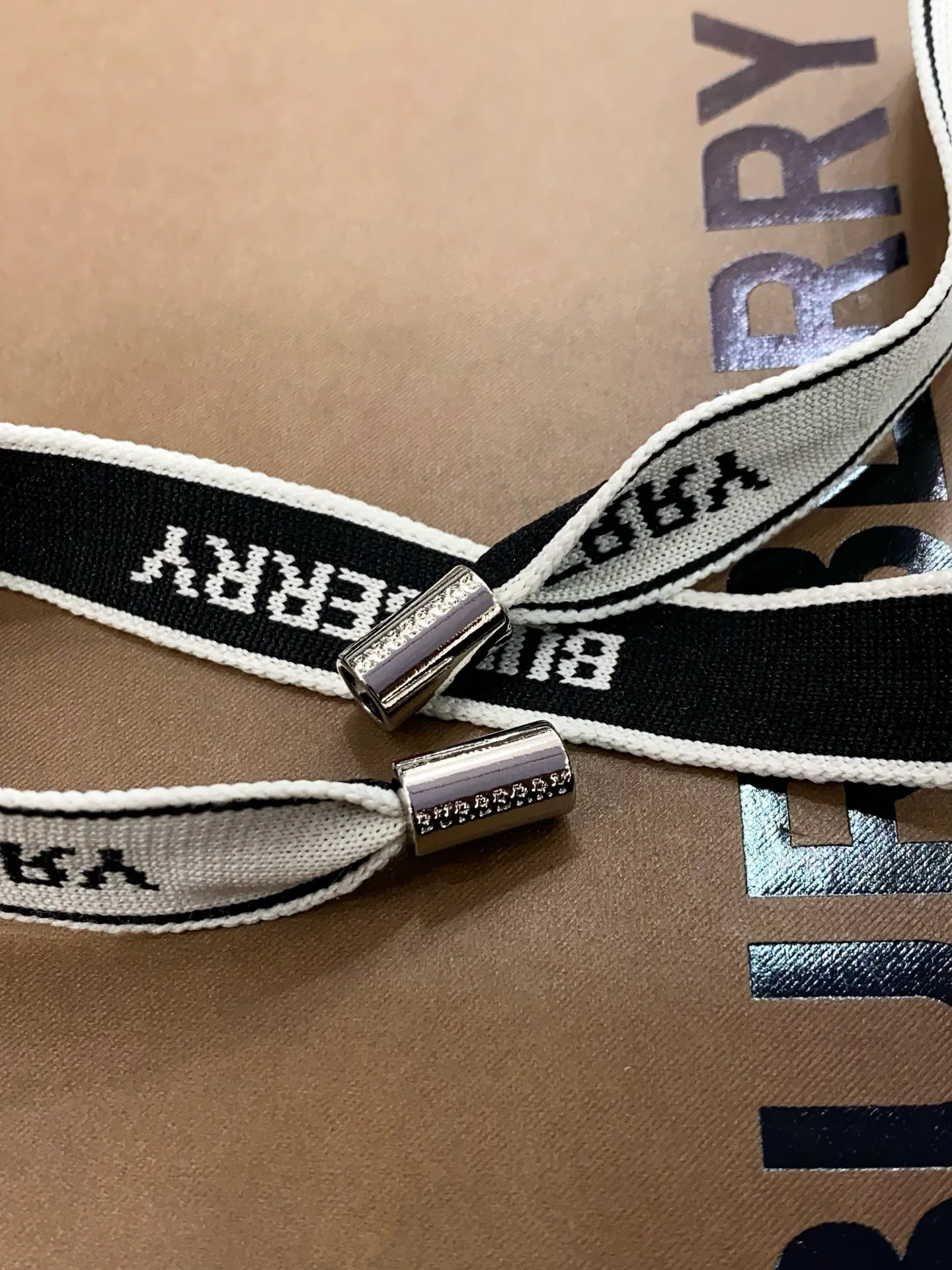 Брюки Мужские Burberry 13441681