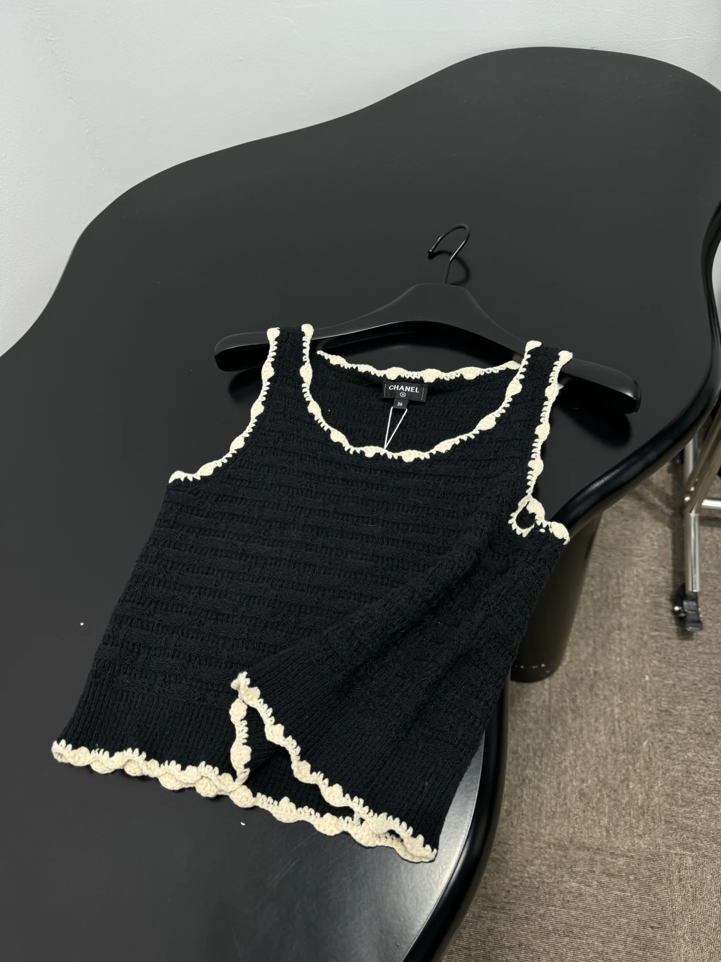 Жилеты Женские Chanel 9880478