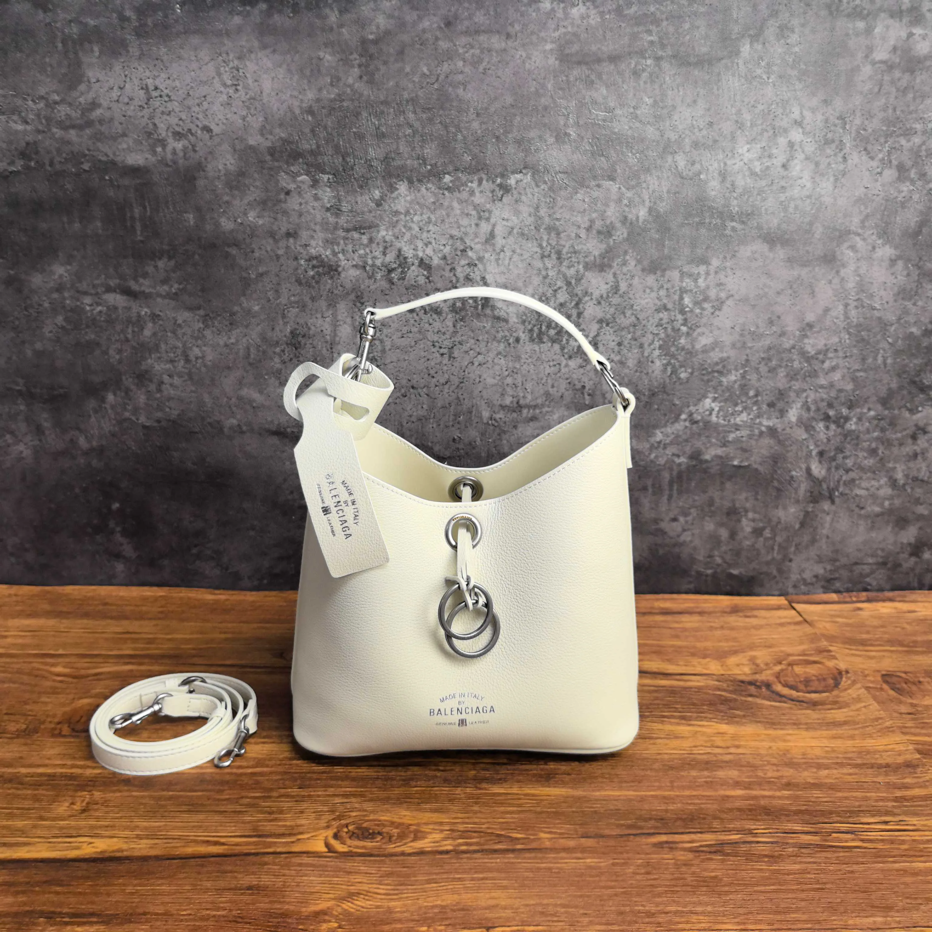 Сумки На Ремне Женские Balenciaga 12669067